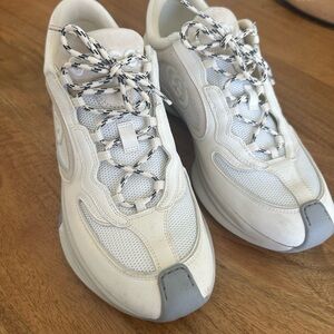 Gucci White Leather and Suede Sneakers